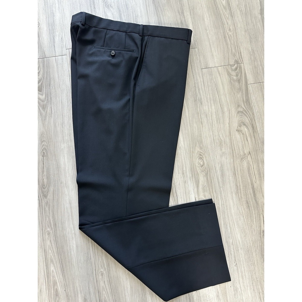 Hugo Boss Men's Suit 2 Pc  96% Wool /4 Spandex Size US 48 L  (s147) - Picture 10 of 12